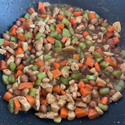 宮保雞丁的做法,宮保雞丁的做法家常菜簡單的做法