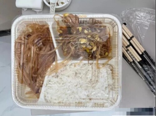 内蒙古额济纳旗如何安置滞留的近万名游客？