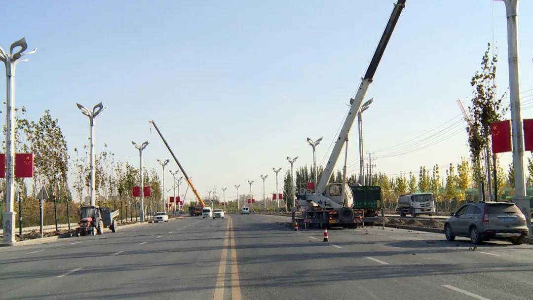 新疆阿瓦提县：加大城市绿化力度 着力打造园林城市