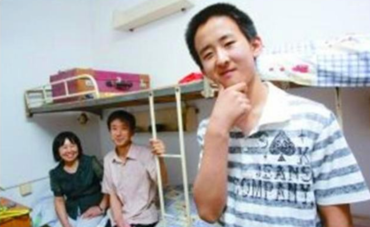 10岁上大学的张炘炀，曾狂言没钱人一定没素质，今已褪下神童光环