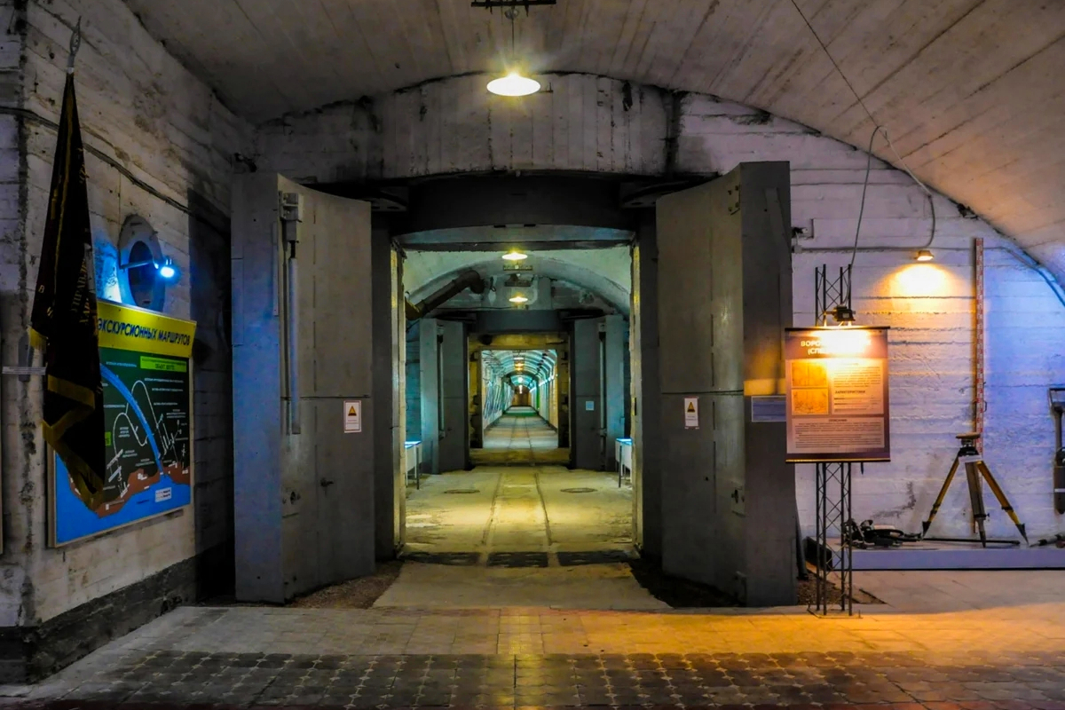 克里米亚半岛的塞瓦斯托波尔建造了一个能够抵御核打击的地下军事基地