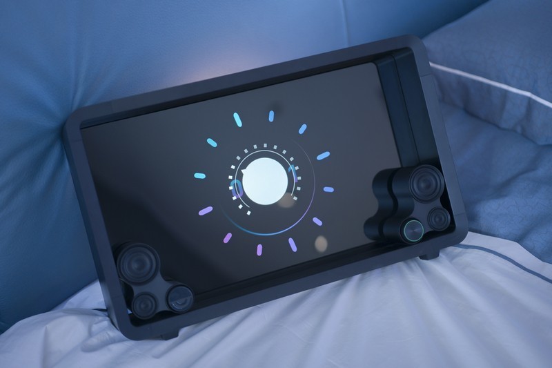 漂亮的 Lyiew Pro3沉浸式情绪歌词悬浮字幕蓝牙音箱