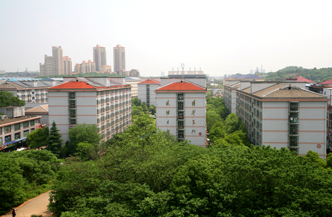 这所由毛泽东亲自倡办的大学，坐拥6大