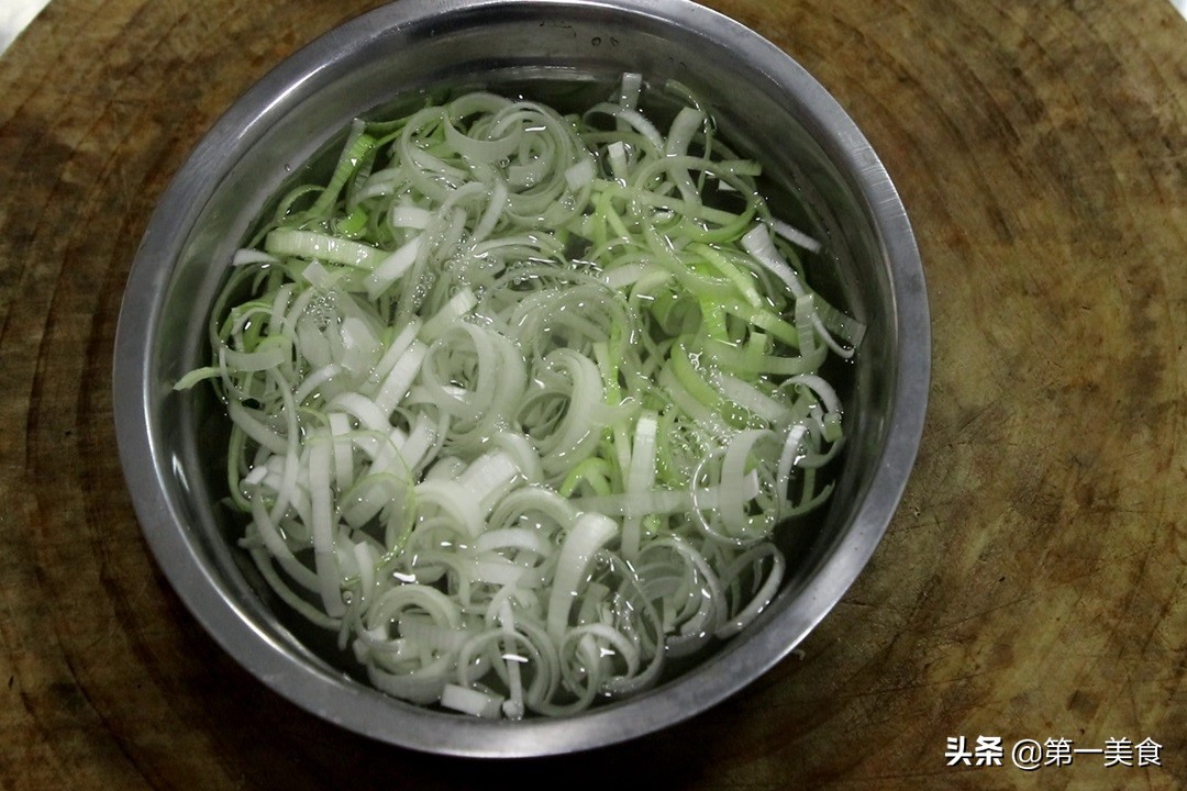 大厨分享京酱肉丝正确做法，过程详细操作简单，入口滑嫩真正宗