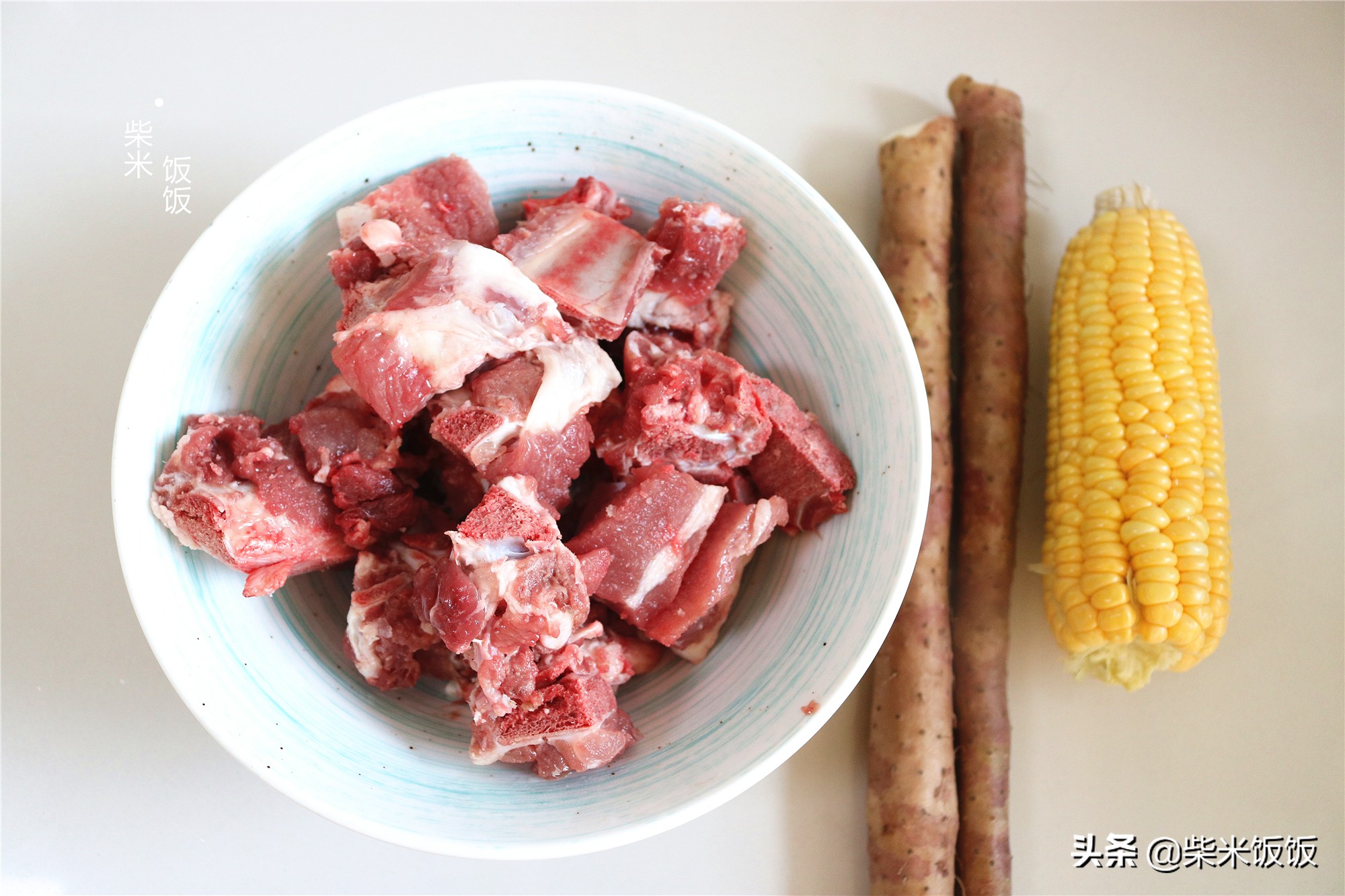 排骨炖汤，和这两种食材是绝配，家常味道，只放盐就很好喝