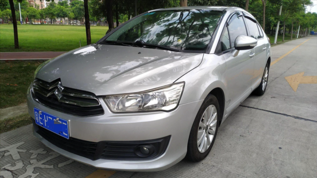 两万块能做什么？这三款二手车大气又实用，毕业生拿来代步正合适