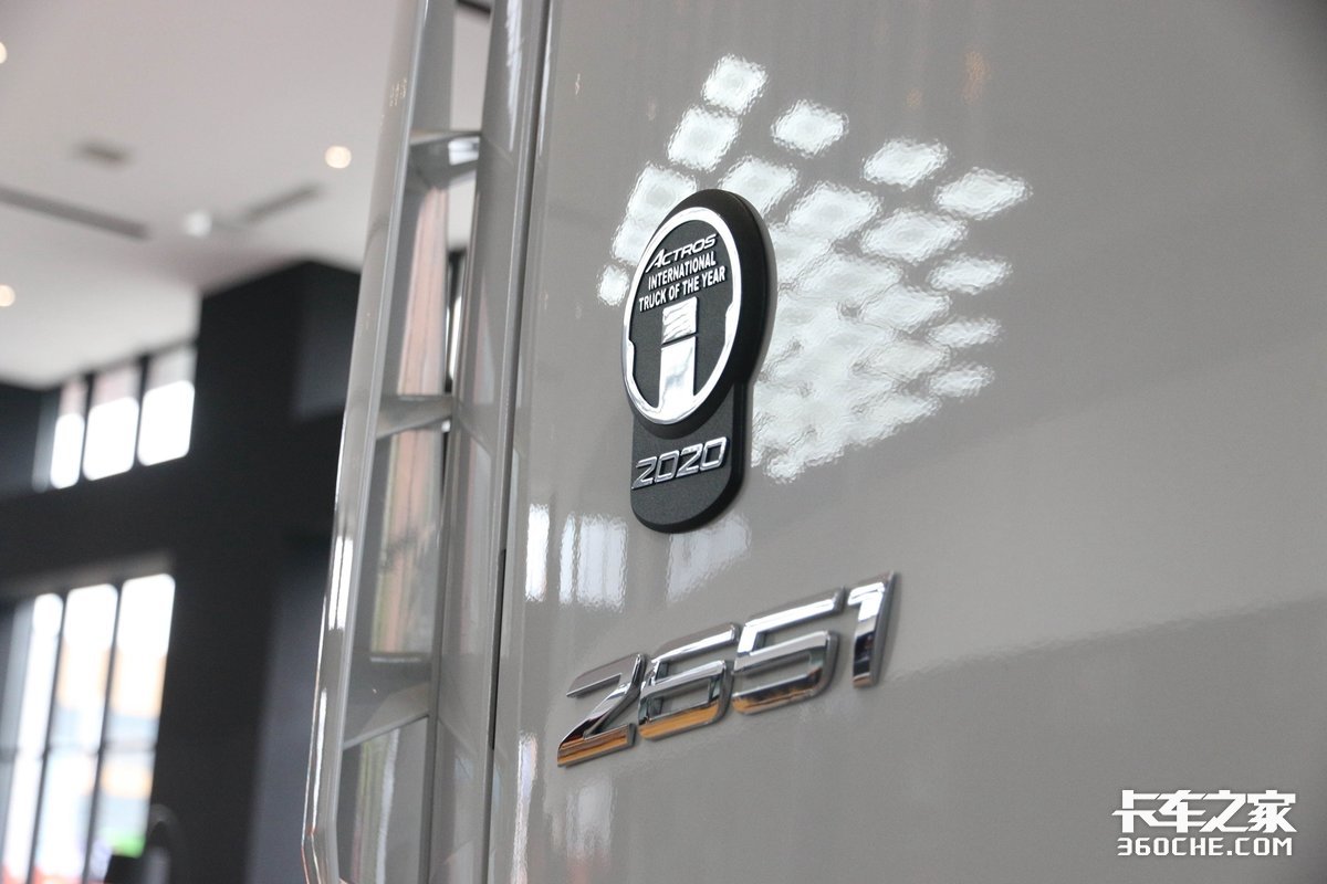 奔驰卡车国产化又爆猛料！配奔驰进口发动机，低配价格或60万以下