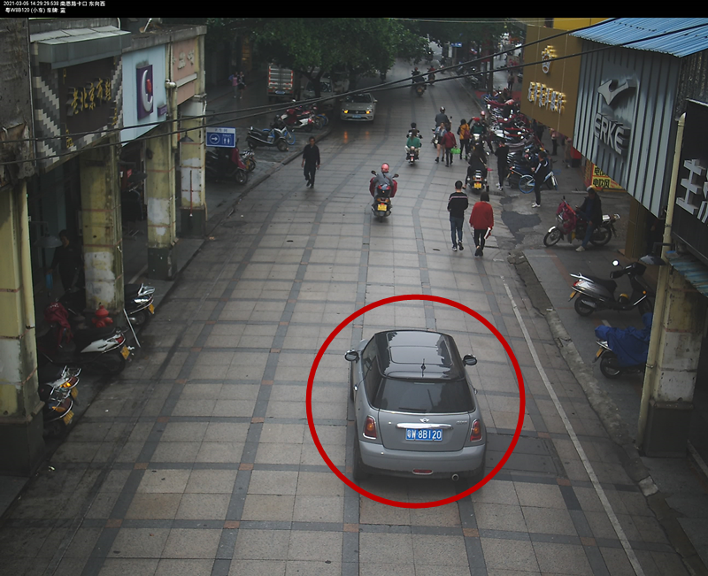 交通违法曝光！