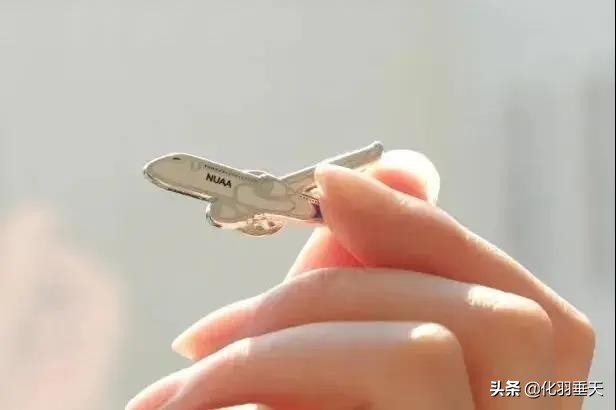 2021“神仙打架”——北大、清华等高校绝美录取通知书欣赏