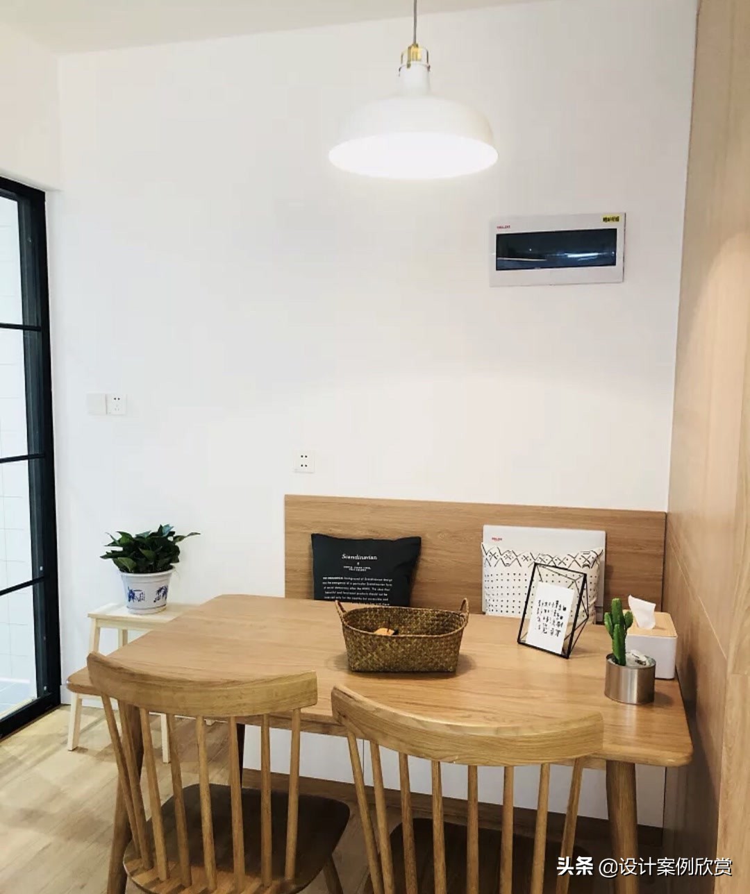 师傅刚完工的11张客厅实景，简约舒适有格调，这回装修有参考了