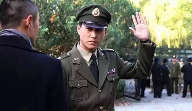 風起雲湧，危機四伏，靳東、周揚二度攜手上演諜戰劇收獲觀眾好評