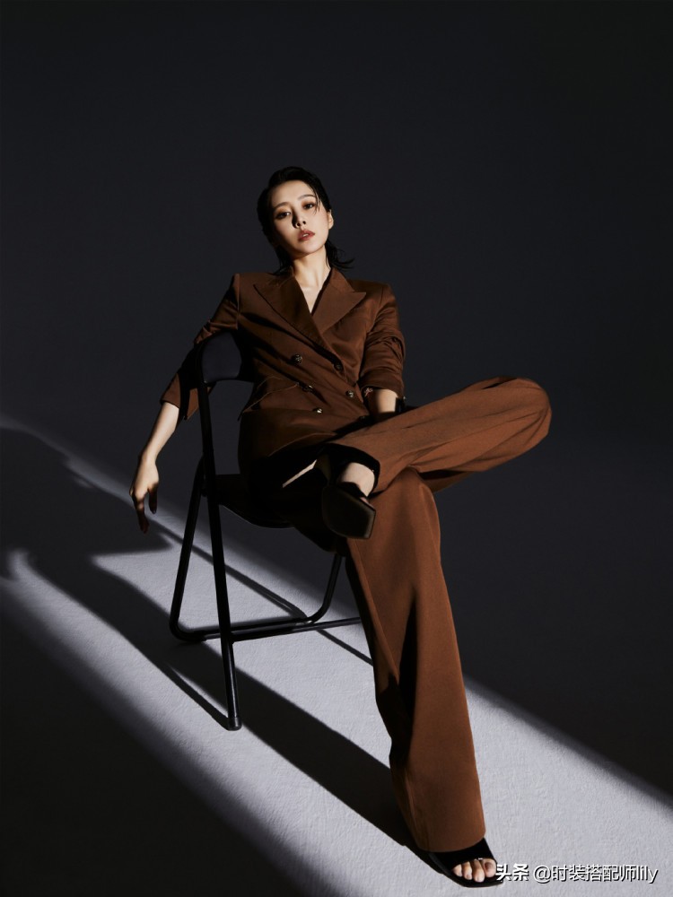 女性怎么挑选适合自己的职业装？