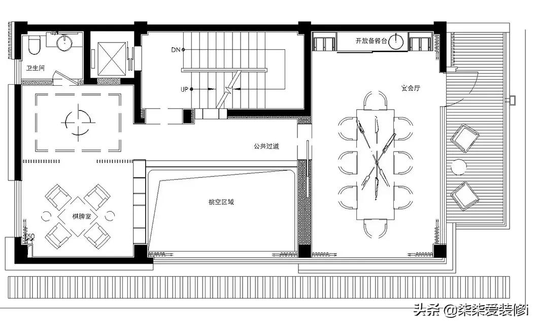 他家370㎡中式别墅，配备棋牌室、台球室，沉浸式的娱乐体验