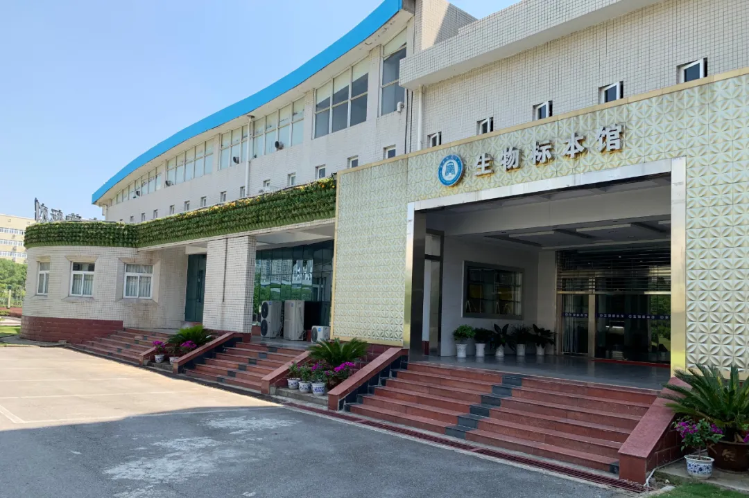 黄冈师范学院-学院简介 | 探索生命奥秘 培植科学精神