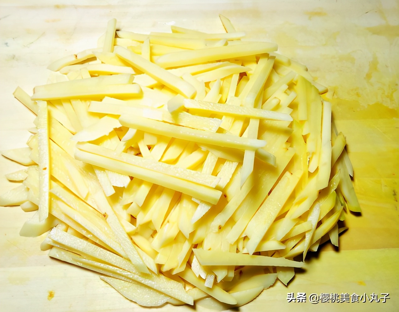 土豆条怎样做（教你七步做出酥脆可口的土豆）