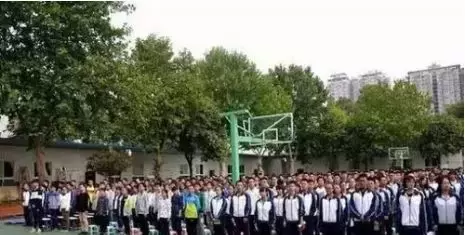 开学季！西安市52所中学校服大PK，比比谁家的最好看？