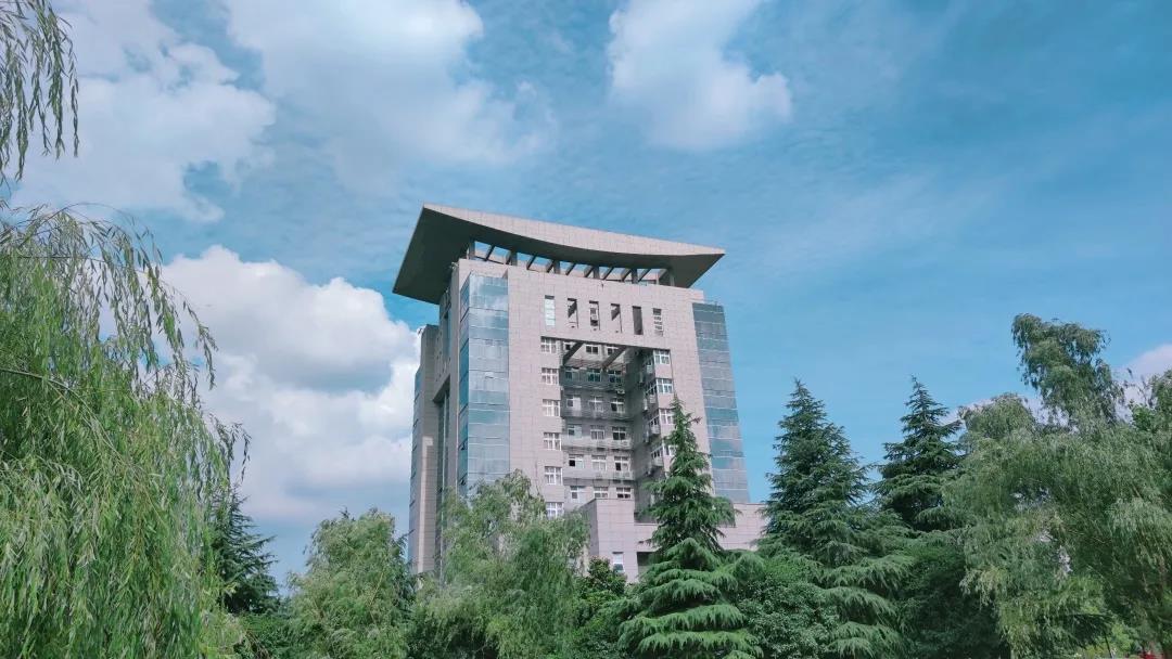 普通文理类一本线以上考生占比93.44%，江汉大学生源质量大幅提升