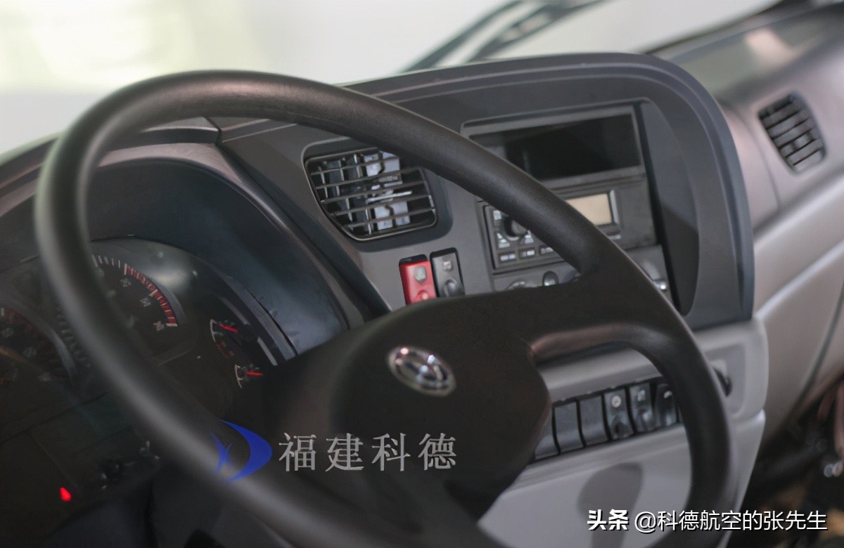 大型特种车驾驶模拟训练器材简介
