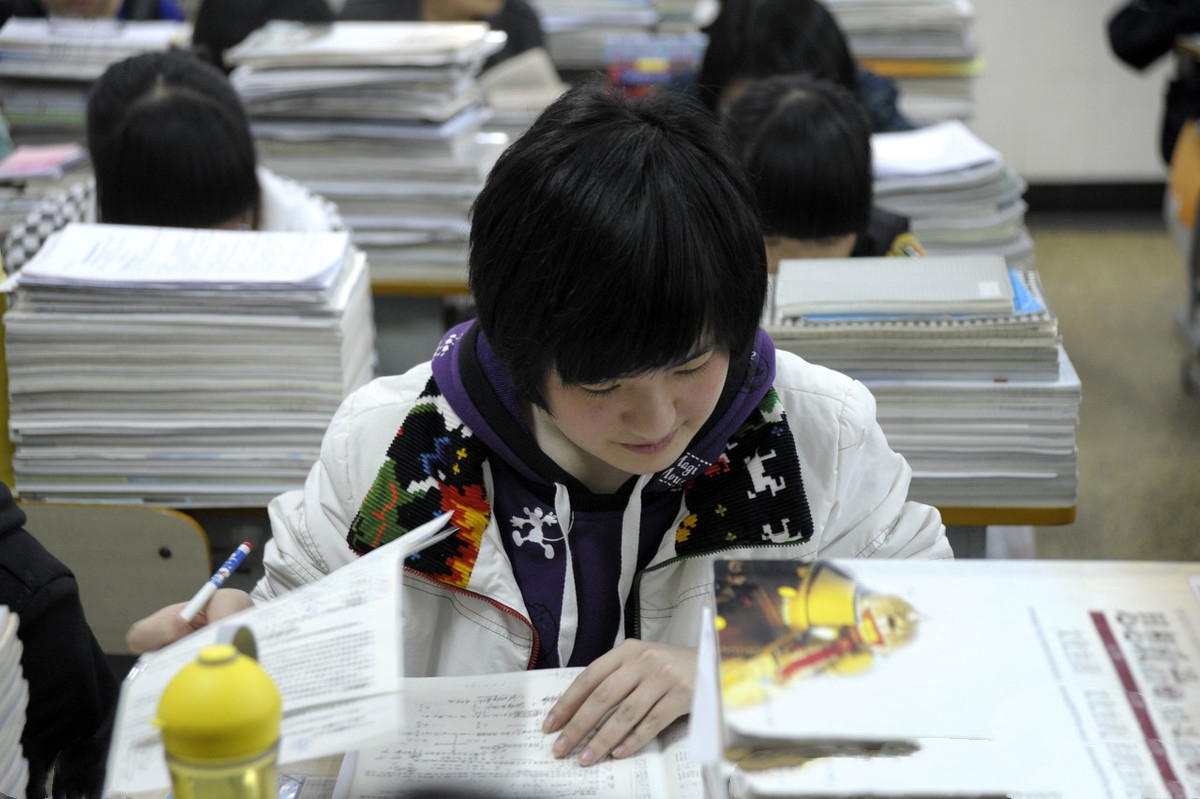 江西师范大学附属中学（江西省排名前五的高中）