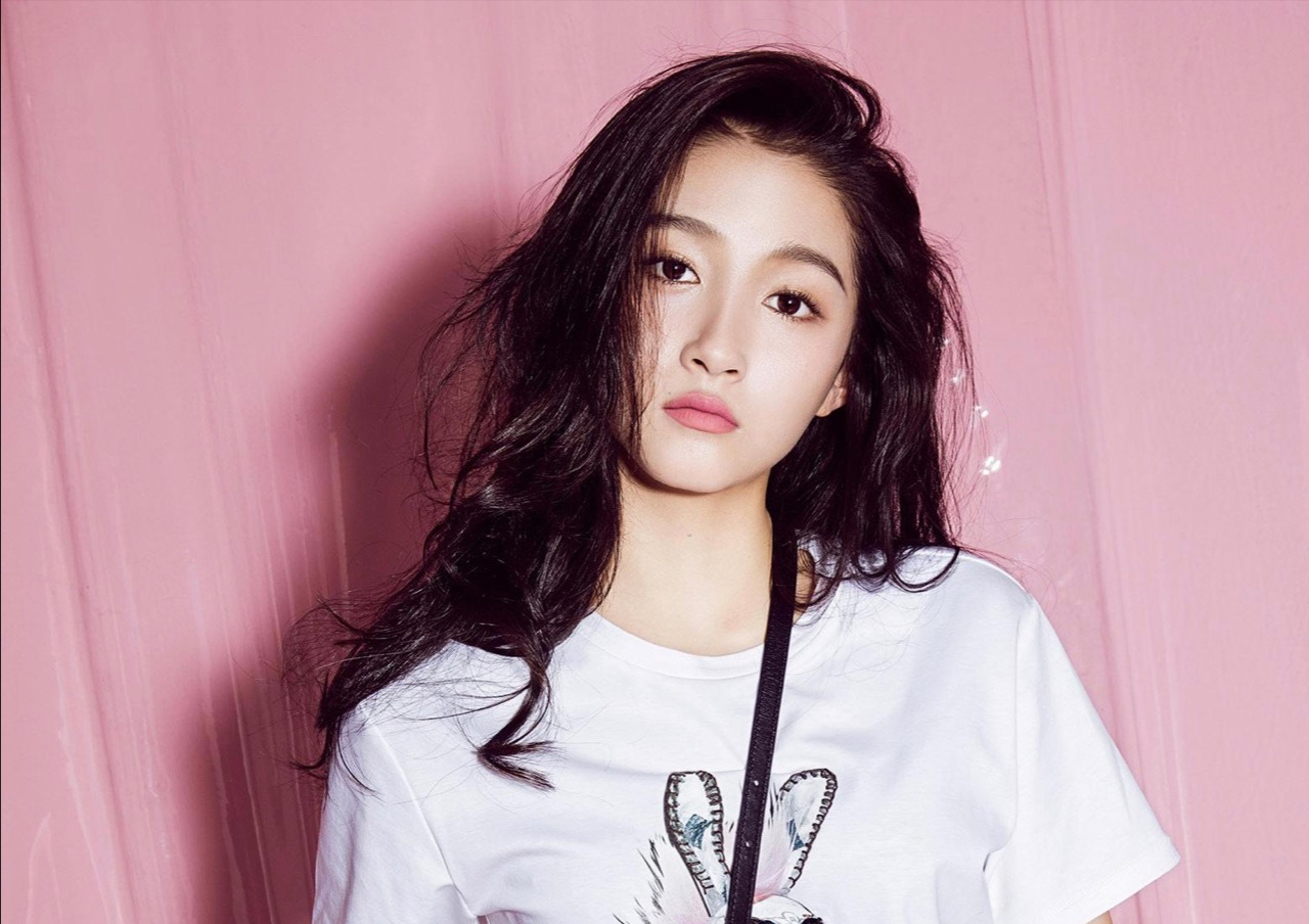 关晓彤同父异母的姐姐怎么去世的关晓彤姐姐关晓丹因突发疾病逝世两人