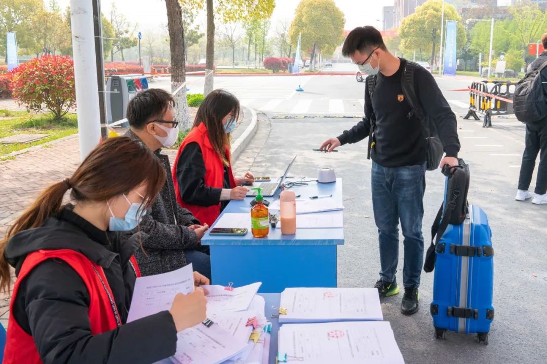 高考成绩只能上“三本”，学费就好几万，该怎么办？