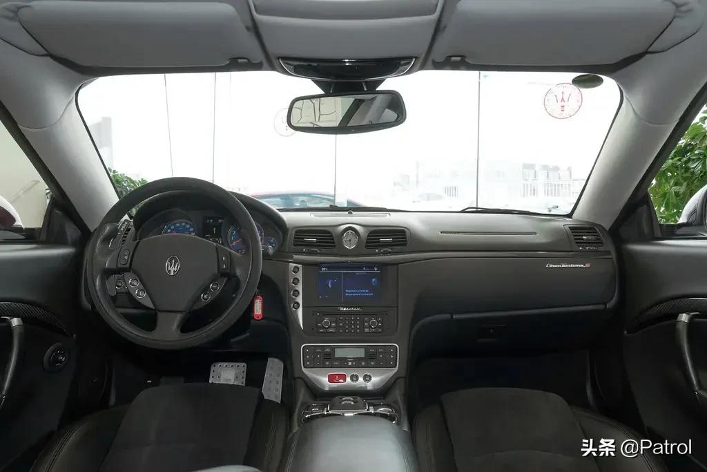 一代经典神车，玛莎拉蒂GT，新车落地300万，如今50万都难卖