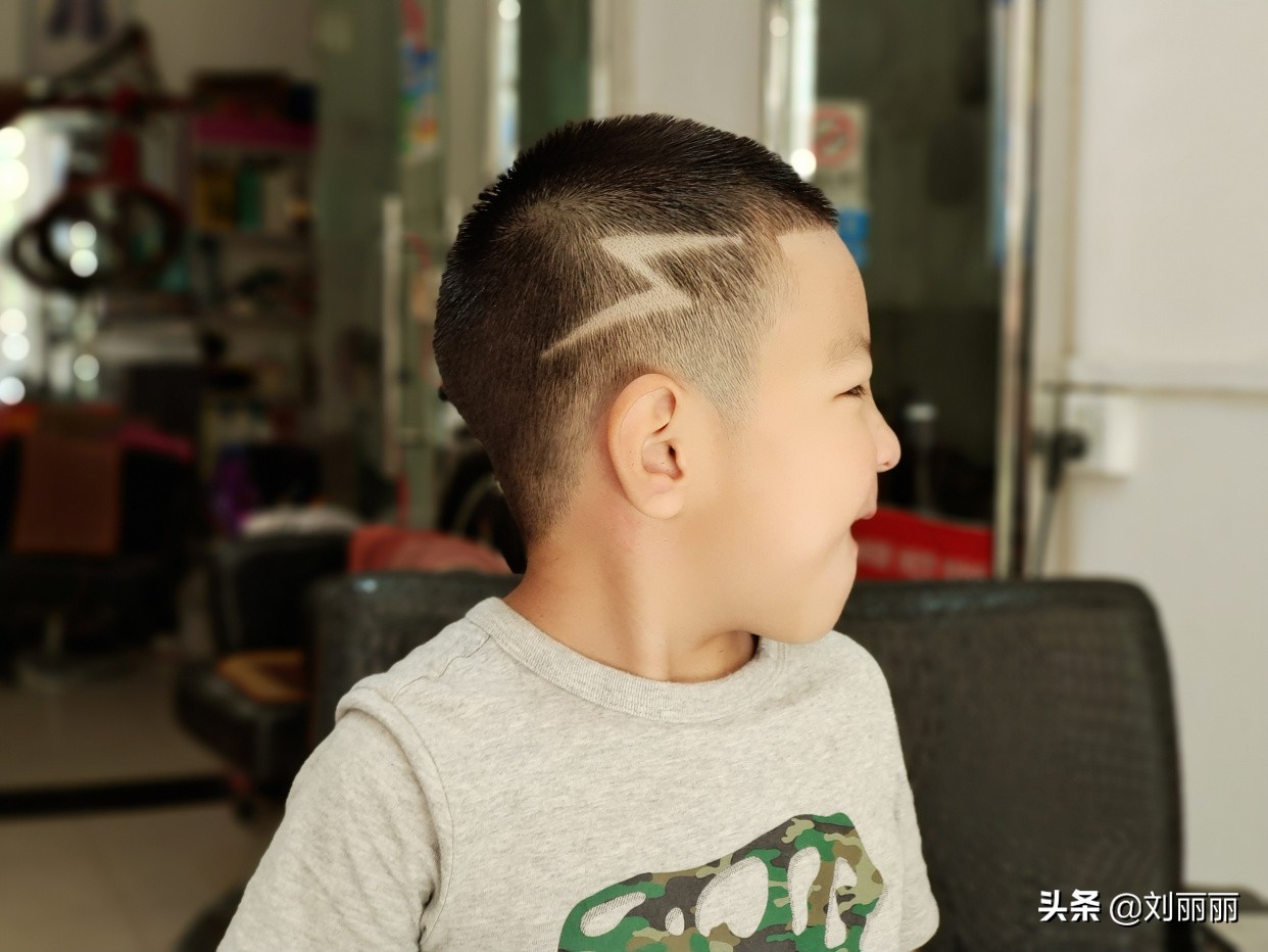 婴儿男孩发型图片大全（2021小男孩发型这样剪）-幼儿百科-魔术铺