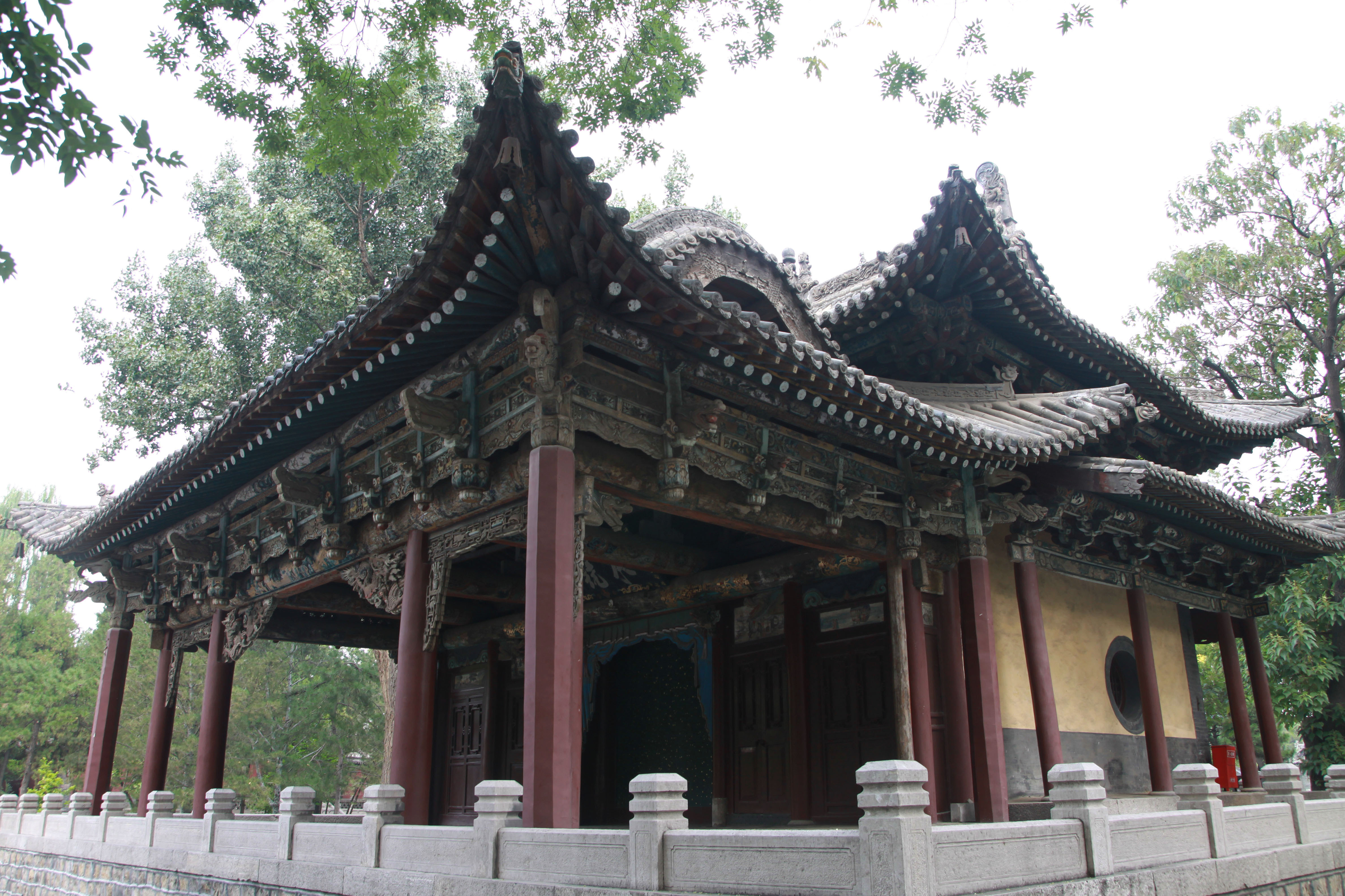 硬山屋顶和悬山屋顶都是两坡顶(中国传统古建筑屋)