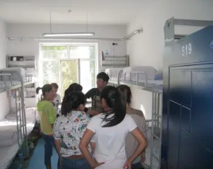 北师大女生不允许男生坐电梯，因沐完浴后觉得尴尬，校方作出回应