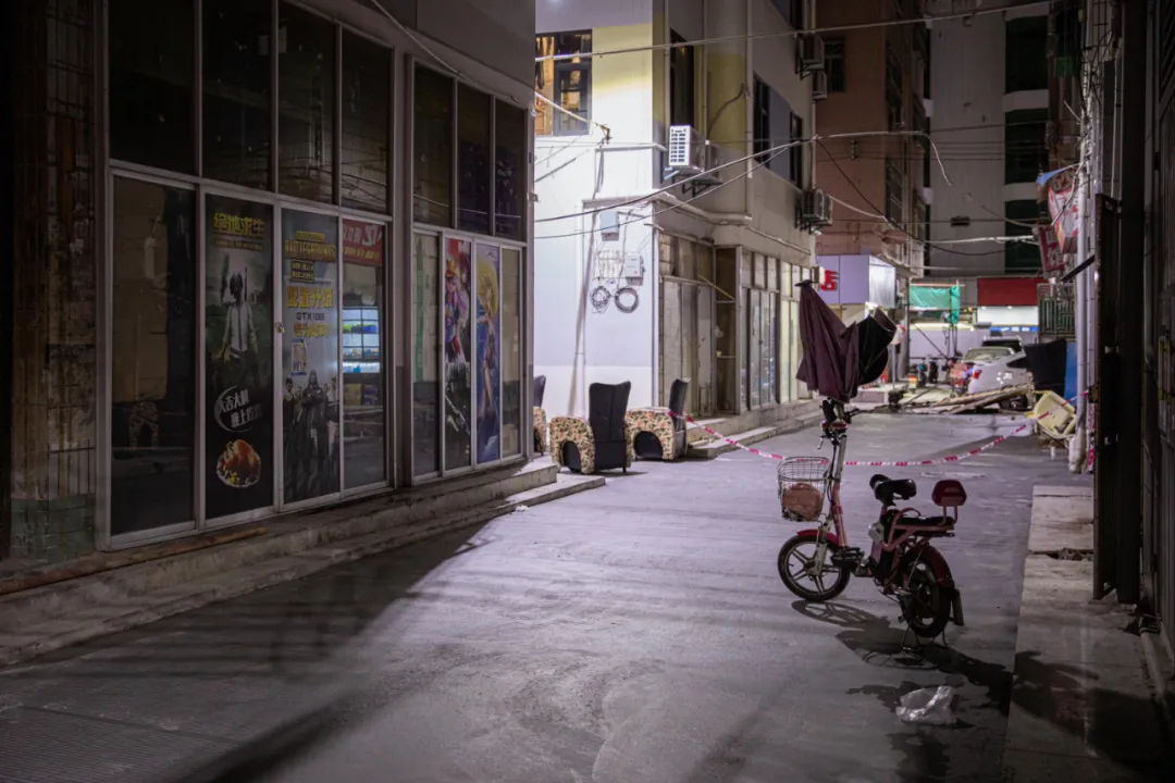 穿女装的“三和大神”