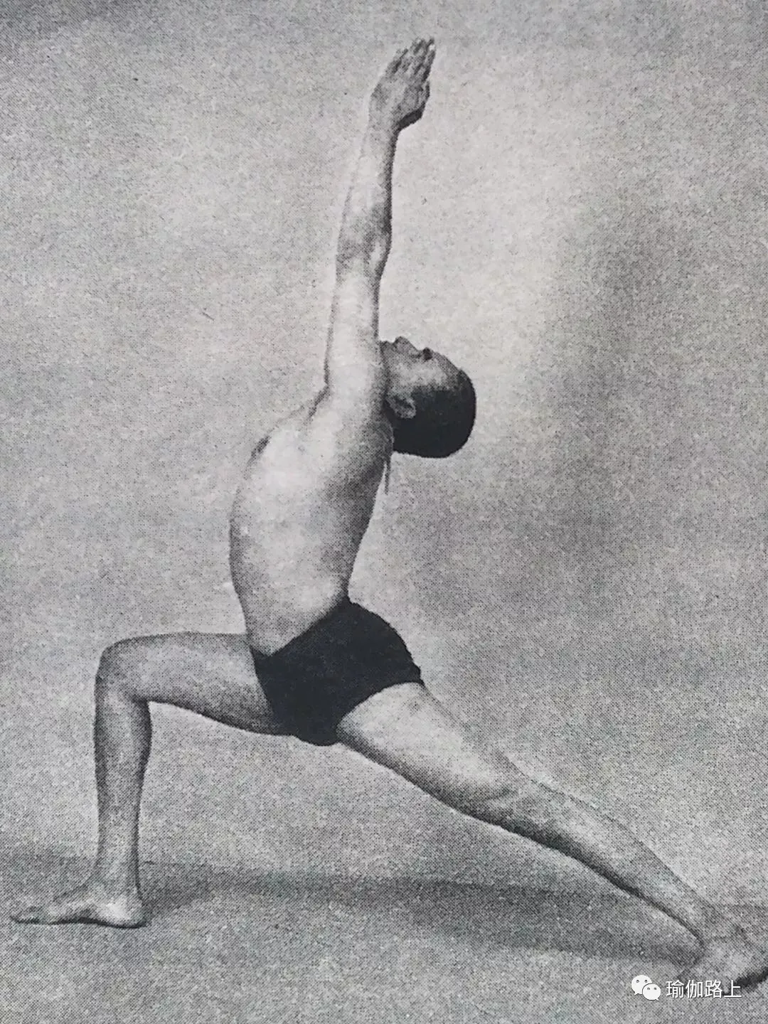 艾扬格密集一 | 32 个经典体式 & 2 大呼吸法经典示范图