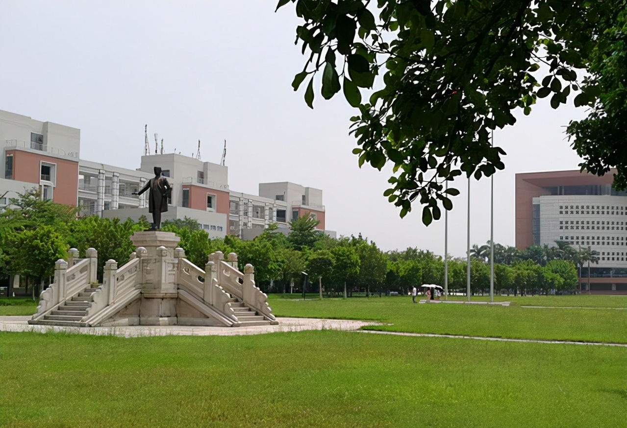 中山大学：6年引进8000博士，院士评选无新增，还好换校长了？