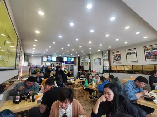 大学生创业开快餐店,月盈利18万,套路有点深,学会了你也可以