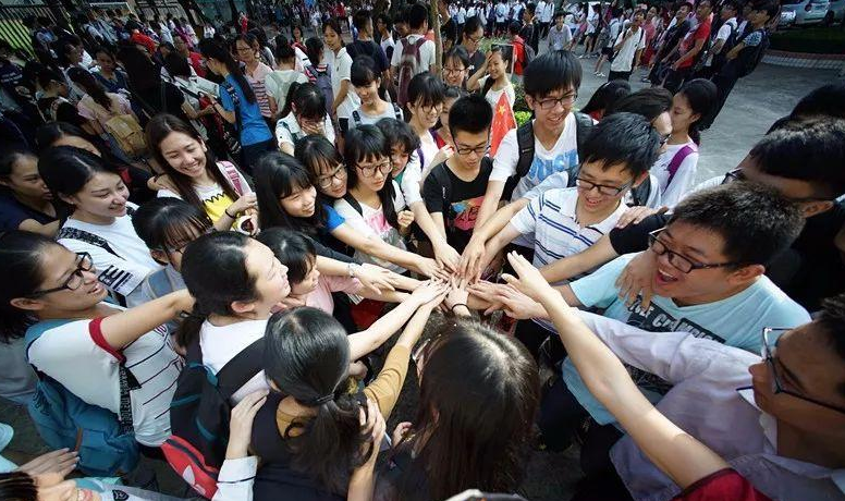 湖南考生拒绝保送清华，称要享受高考过程，后来考了多少分？