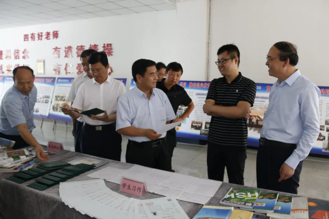 白银矿冶学院举行教育部、有色行业教育汇报会暨留学生毕业典礼