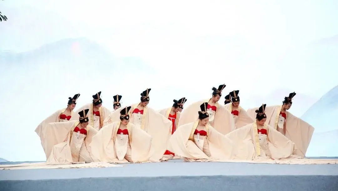 被誉为服务明星的沃土，这所学校不简单