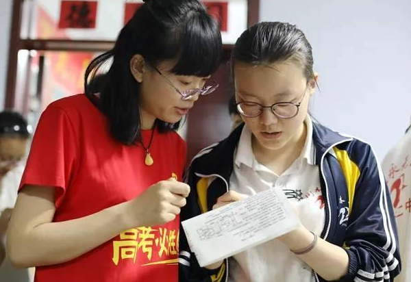 男生不愿娶的女生职业排行，空姐想娶娶不到，榜首想娶却不敢娶