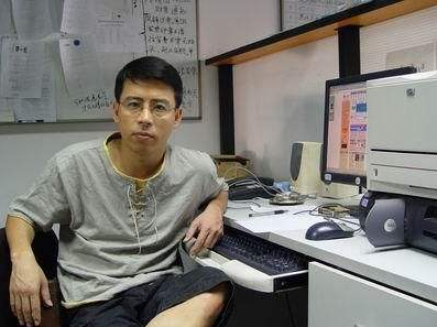 阿丘从央视才子到名誉扫地，你以为是情乱惹祸，其实背后另有隐情