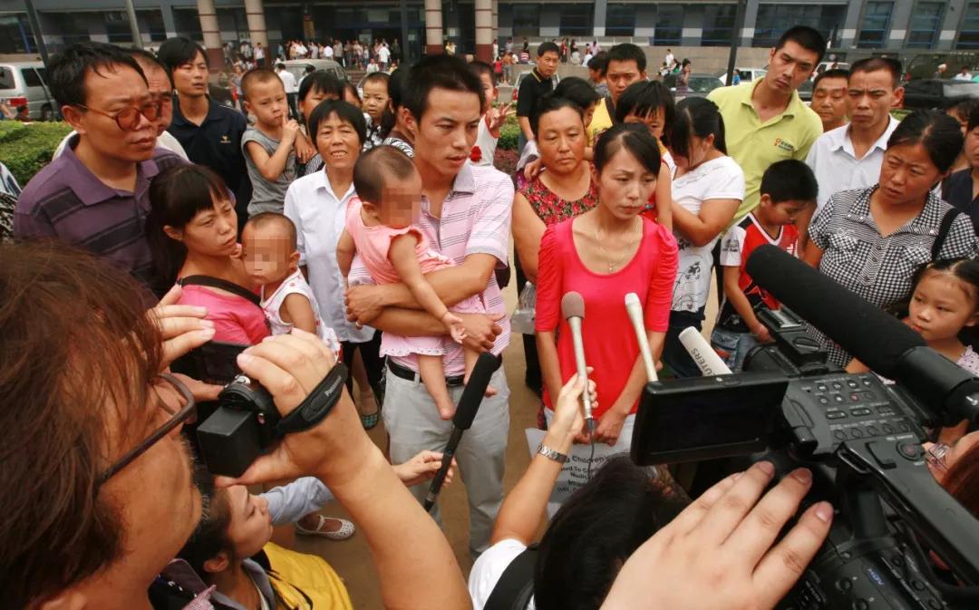 记者节致敬简光洲：报道“三聚氰胺奶粉”第一人！第一个点出了“三鹿”的名字