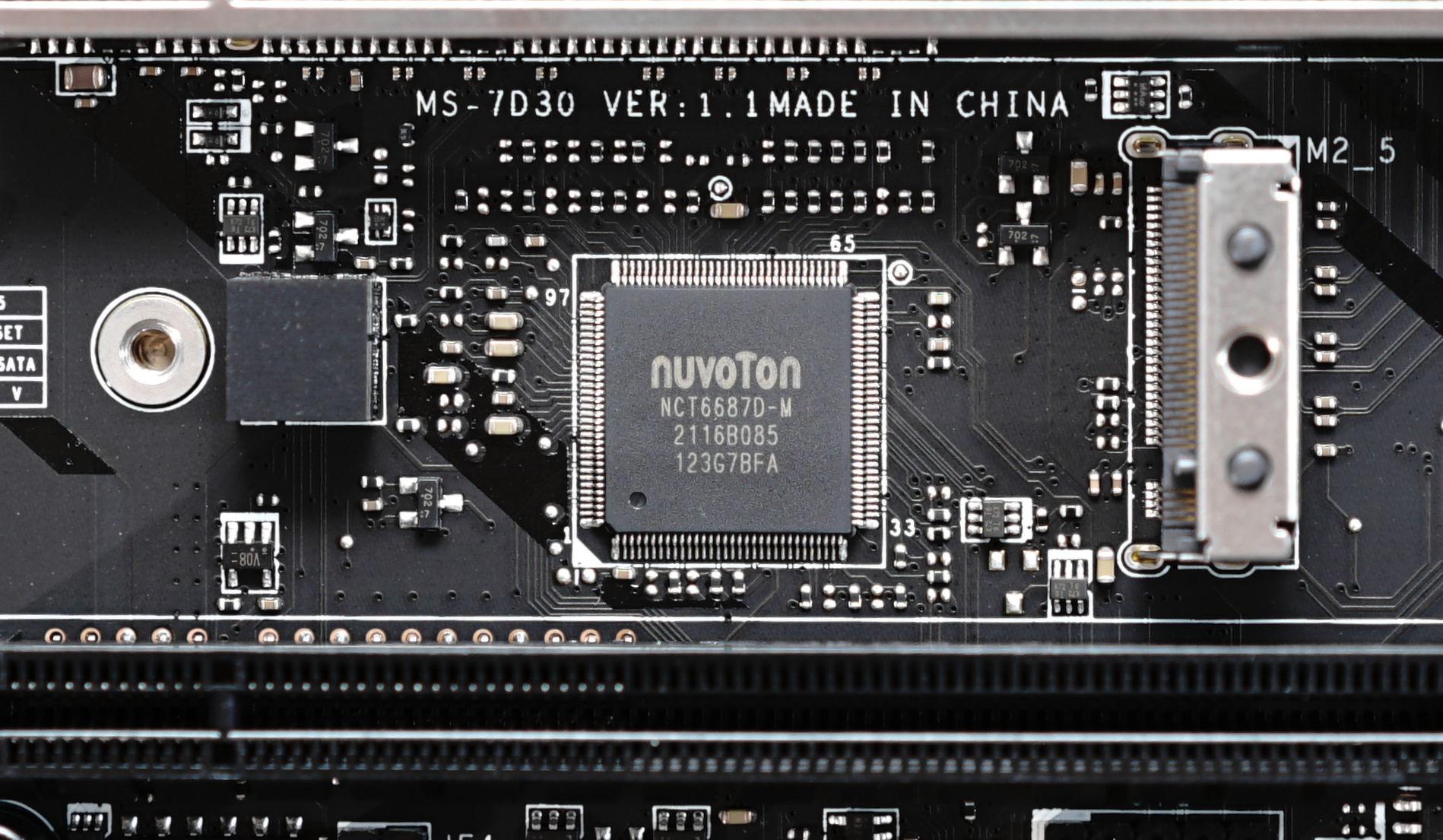 intel酷睿12代首发“座驾”来了！微星Z690 CARBON WIFI抢先开箱