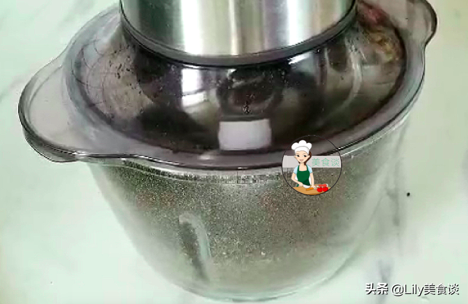 立秋后，碰到它别手软，炒熟磨成粉存放冰箱，每天吃一勺，好香啊