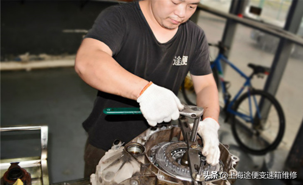 关于高尔夫双离合变速箱的故障，老司机都是这样解决的