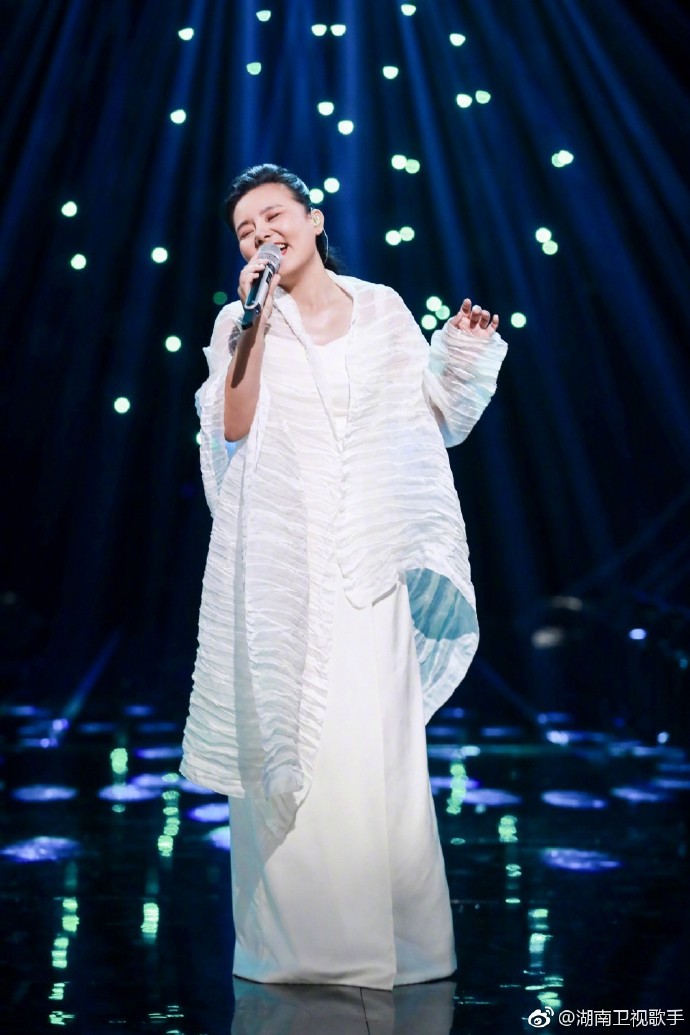 不唱神曲的龚琳娜，让所有人都忐忑了