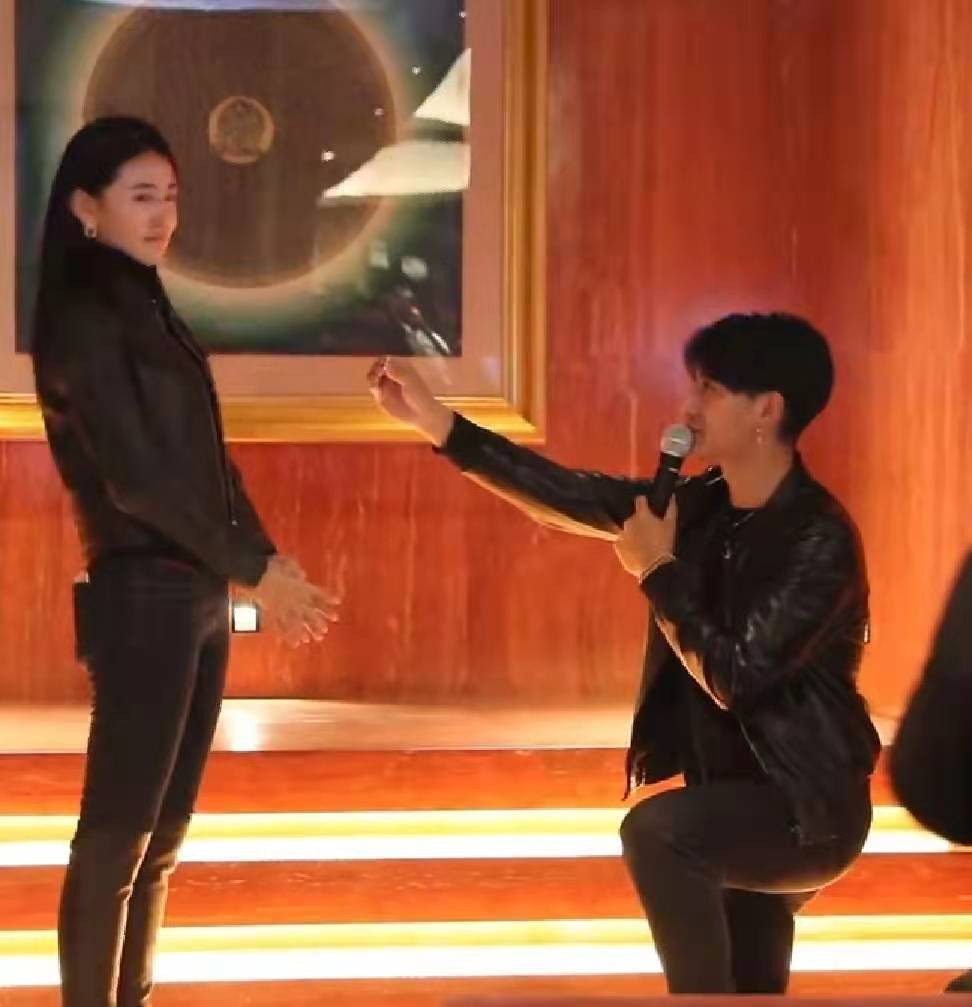 蒲巴甲的荒唐情史，以及他的著名前女友们