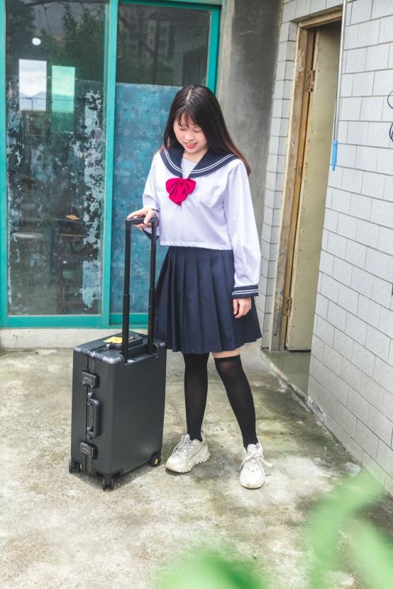 出差首选行李箱——地平线8号 POWER 系列登机箱