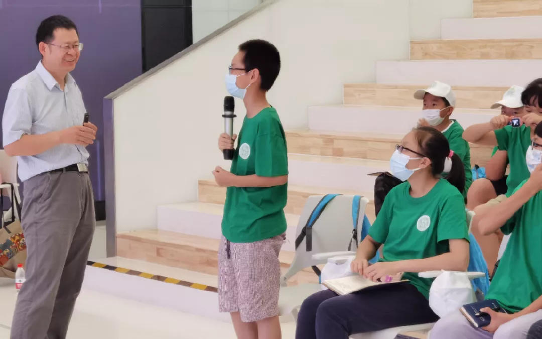 揭秘风能发电，走进“会发电的房子”……首届“低碳小达人”探访研学活动结课！