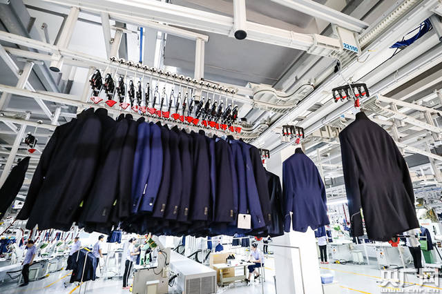 雅戈尔:一件衬衫卖出16亿,投1亿造工厂,中国最赚钱的男装品牌