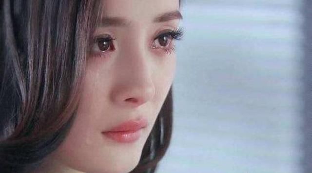 杨幂的豪放情史：征服3名男星，成为50亿资本大佬，自称前任人脉