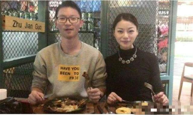 考场外“跪地谢母”，高考635分却放弃名校的王恒杰，现状如何？