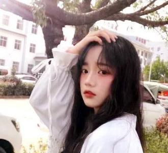 高考前后女生颜值相差多大？4张图完美诠释，差距堪比“整容”